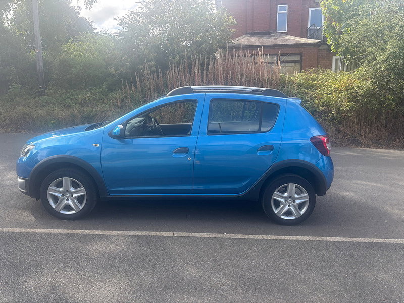 Dacia Sandero Stepway 0.9 TCe Laureate Hatchback 5dr Petrol Manual Euro 5 (90 ps)
