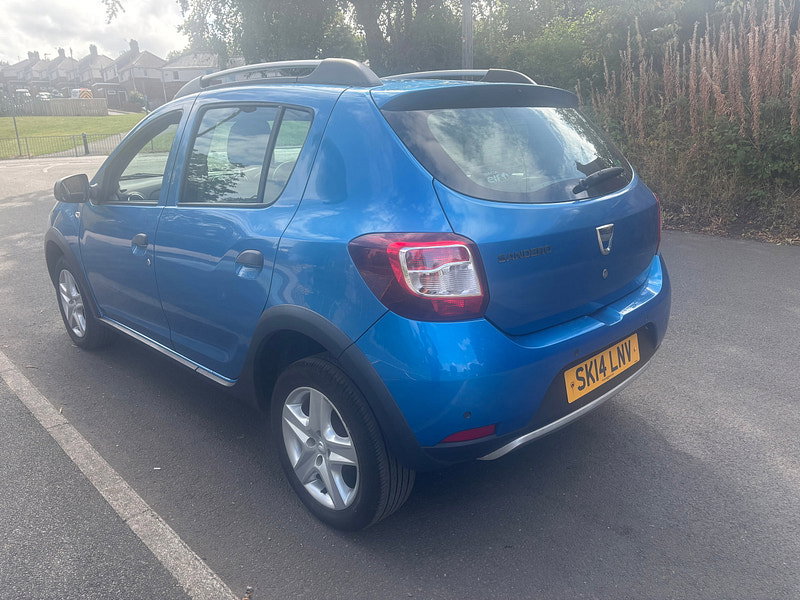 Dacia Sandero Stepway 0.9 TCe Laureate Hatchback 5dr Petrol Manual Euro 5 (90 ps)