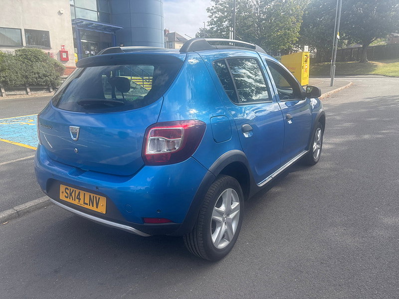 Dacia Sandero Stepway 0.9 TCe Laureate Hatchback 5dr Petrol Manual Euro 5 (90 ps)