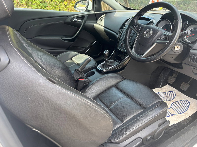 Vauxhall Astra GTC 1.6 CDTi ecoFLEX Limited Edition Coupe 3dr Diesel Manual Euro 6 (s/s) (136 ps)