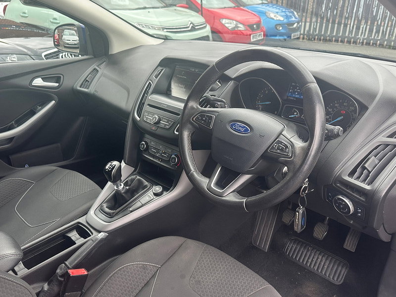 Ford Focus 1.0T EcoBoost Zetec Hatchback 5dr Petrol Manual Euro 6 (s/s) (125 ps)