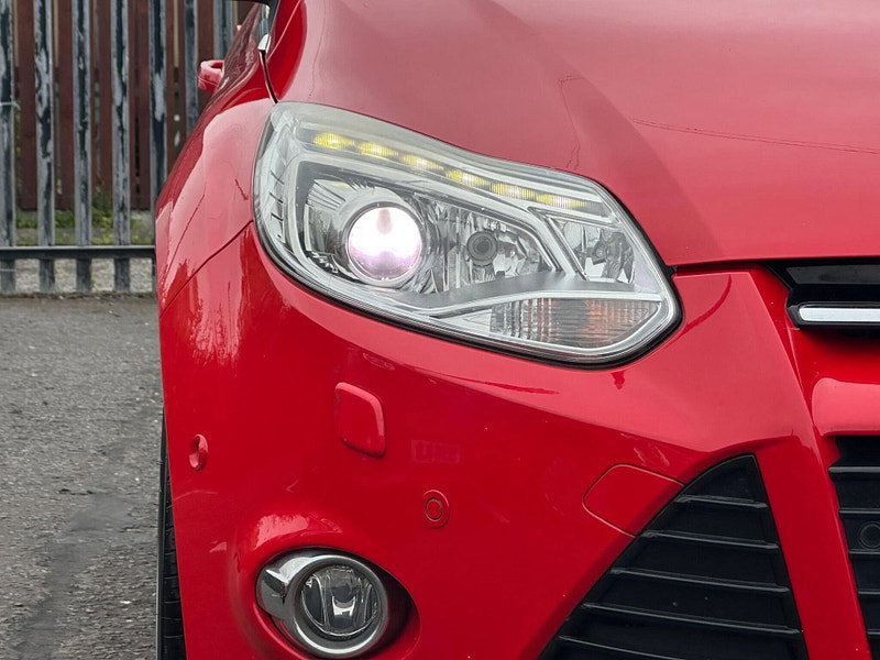 Ford Focus 1.6T EcoBoost Titanium X Euro 5 (s/s) 5dr