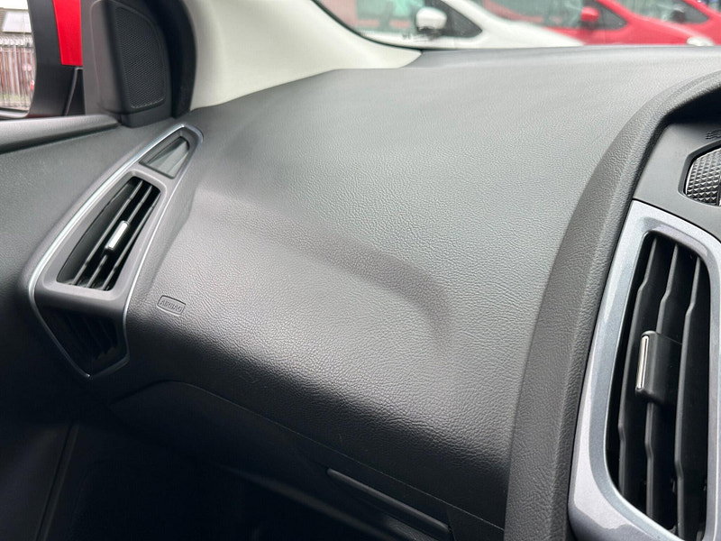 Ford Focus 1.6T EcoBoost Titanium X Euro 5 (s/s) 5dr