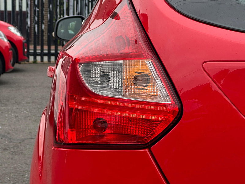Ford Focus 1.6T EcoBoost Titanium X Euro 5 (s/s) 5dr