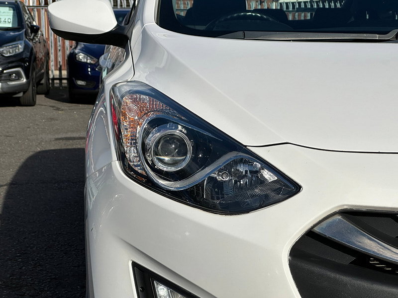 Hyundai I30 1.6 CRDi Blue Drive Active Hatchback 5dr Diesel Manual Euro 5 (s/s) (110 ps)