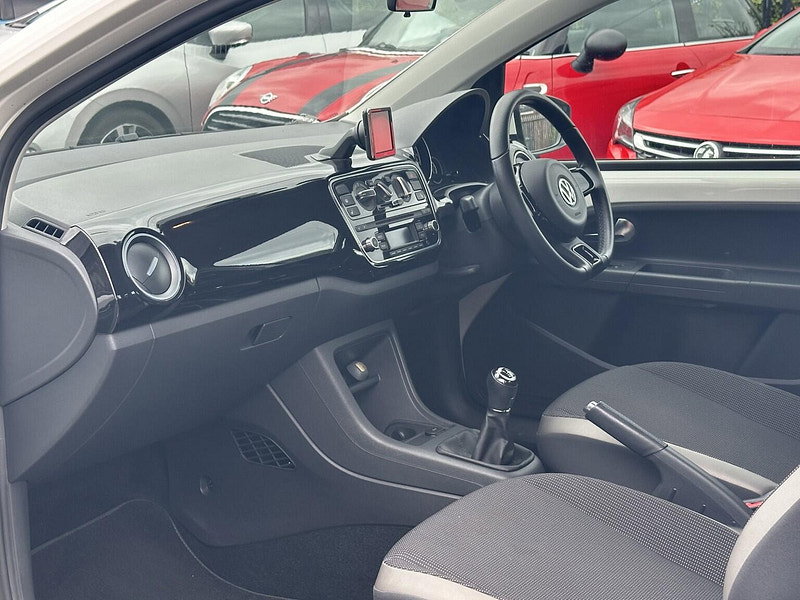 Volkswagen up! 1.0 High up!