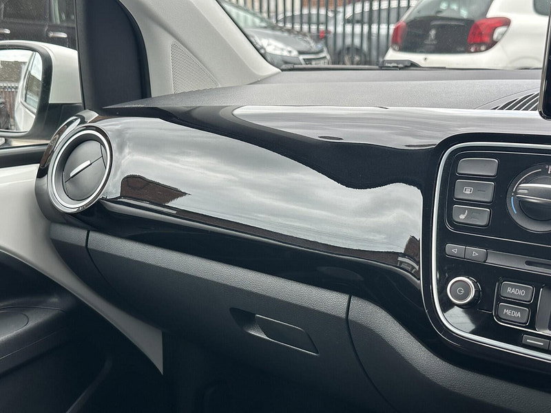 Volkswagen up! 1.0 High up!