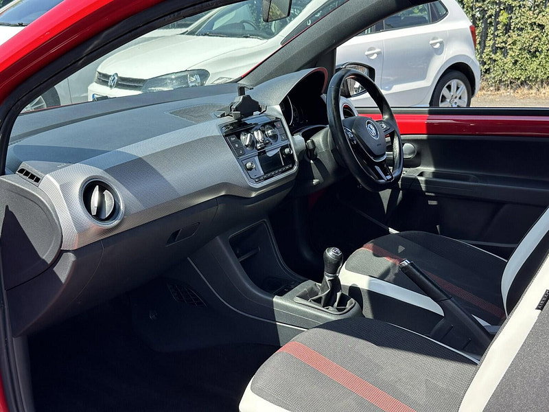 Volkswagen up! 1.0 High up!