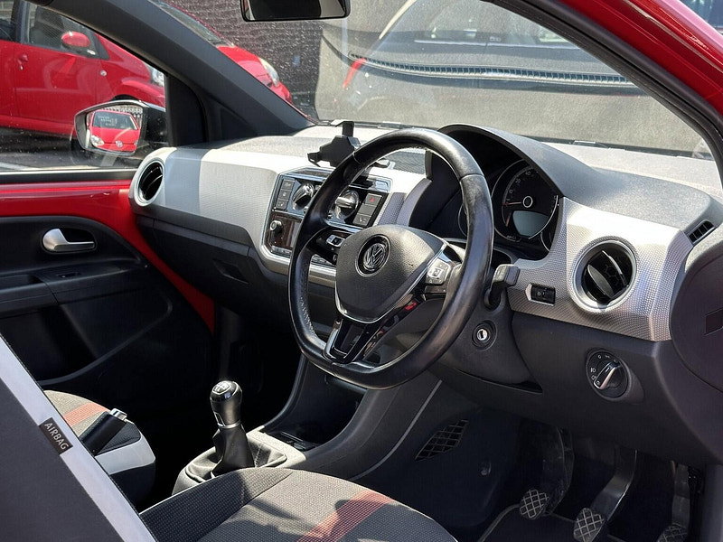 Volkswagen up! 1.0 High up!