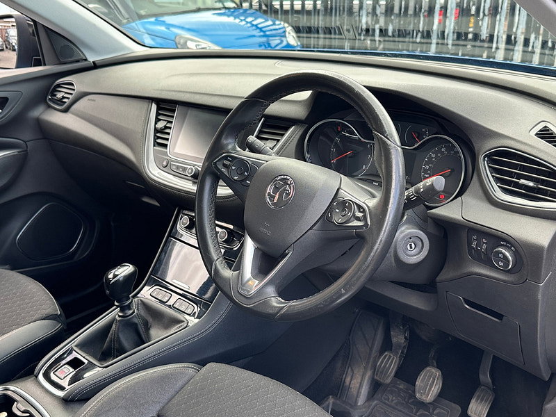 Vauxhall Grandland X 1.2 Turbo GPF Sport Nav SUV 5dr Petrol Manual Euro 6 (s/s) (130 ps)