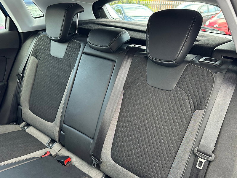 Vauxhall Grandland X 1.2 Turbo GPF Sport Nav SUV 5dr Petrol Manual Euro 6 (s/s) (130 ps)