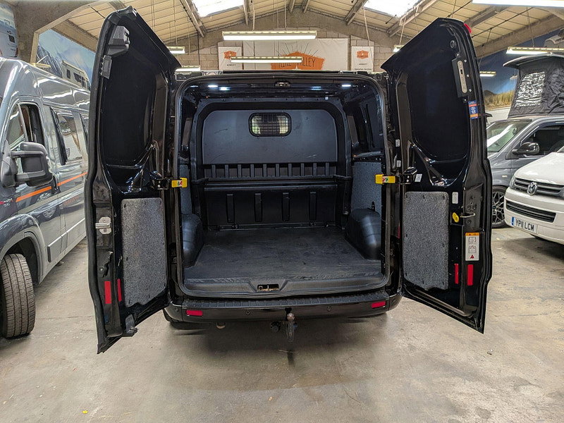 Ford Transit Custom 2.0 320 EcoBlue Limited Crew Van Double Cab 5dr Diesel Manual L2 H1 Euro 6 (s/s) (130 ps)