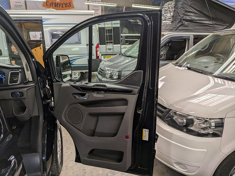 Ford Transit Custom 2.0 320 EcoBlue Limited Crew Van Double Cab 5dr Diesel Manual L2 H1 Euro 6 (s/s) (130 ps)