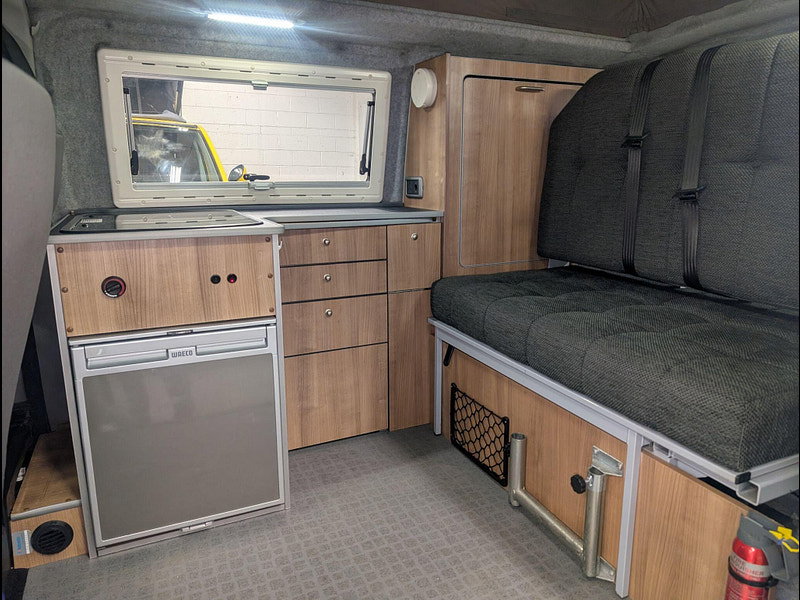 Wellhouse Leisure t5 transporter t28 pop-top vw t5 t28 pop-top