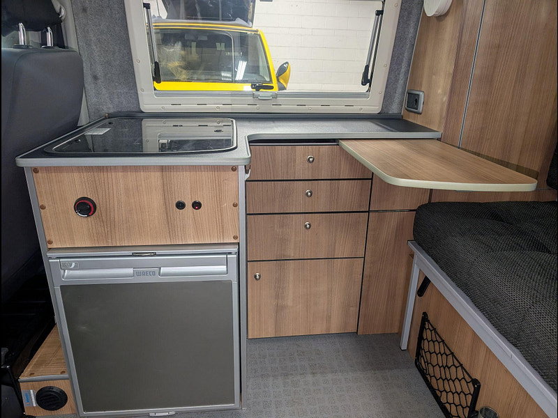 Wellhouse Leisure t5 transporter t28 pop-top vw t5 t28 pop-top
