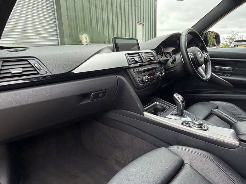 BMW 3 Series 2.0 320d M Sport Touring Auto xDrive Euro 5 (s/s) 5dr