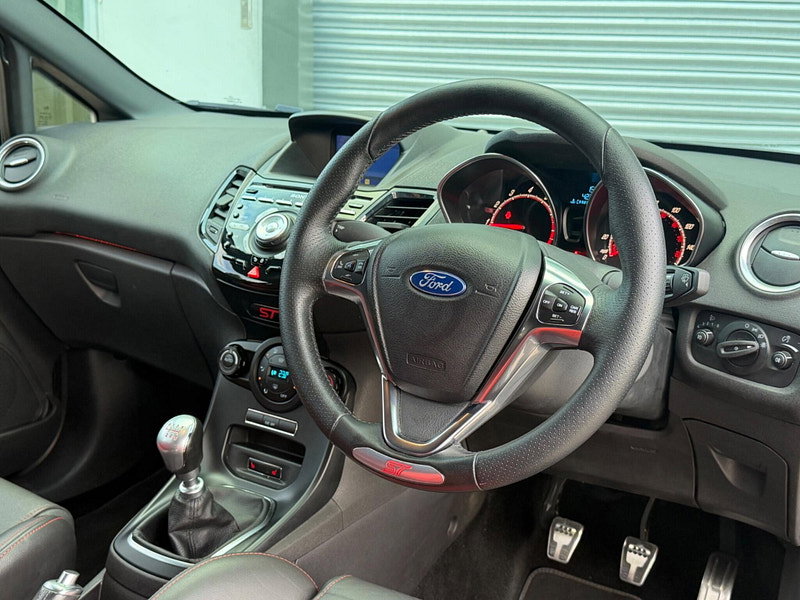 Ford Fiesta 1.6T EcoBoost ST-3 Euro 6 3dr