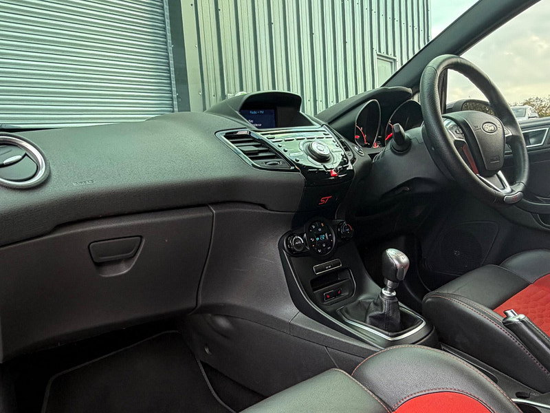Ford Fiesta 1.6T EcoBoost ST-3 Euro 6 3dr