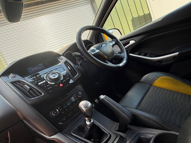 Ford Focus 2.0T EcoBoost ST-2 Euro 5 (s/s) 5dr