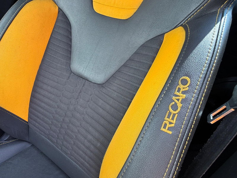Ford Focus 2.0T EcoBoost ST-2 Euro 5 (s/s) 5dr