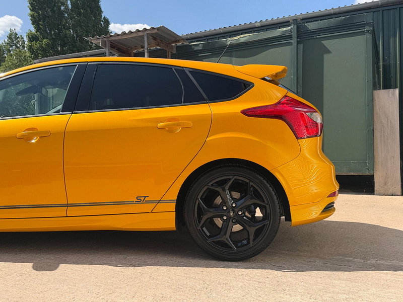 Ford Focus 2.0T EcoBoost ST-2 Euro 5 (s/s) 5dr