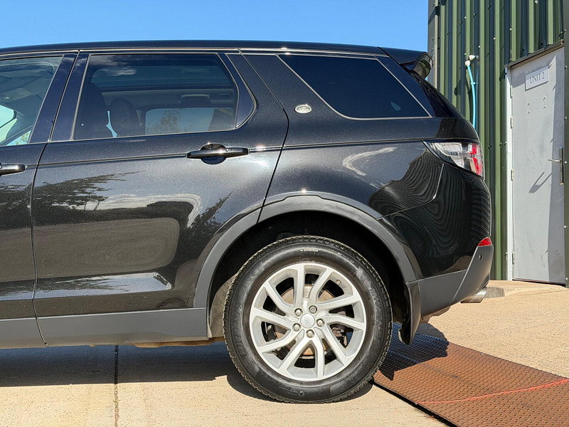 Land Rover Discovery Sport 2.0 TD4 SE Tech Auto 4WD Euro 6 (s/s) 5dr