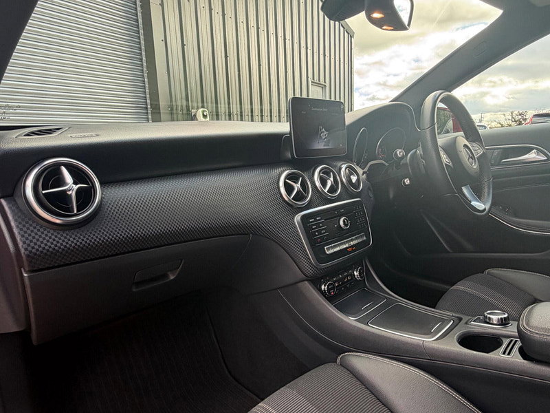 Mercedes-Benz A Class 1.6 A180 Sport Edition Plus 7G-DCT Euro 6 (s/s) 5dr