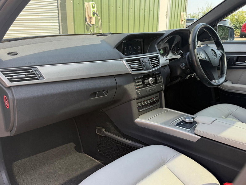 Mercedes-Benz E Class 3.0 E350 CDI V6 BlueEfficiency Sport G-Tronic Euro 5 5dr