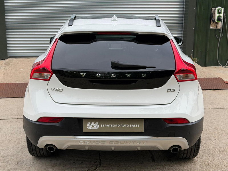 Volvo V40 Cross Country 2.0 D3 Lux Nav Geartronic Euro 5 (s/s) 5dr