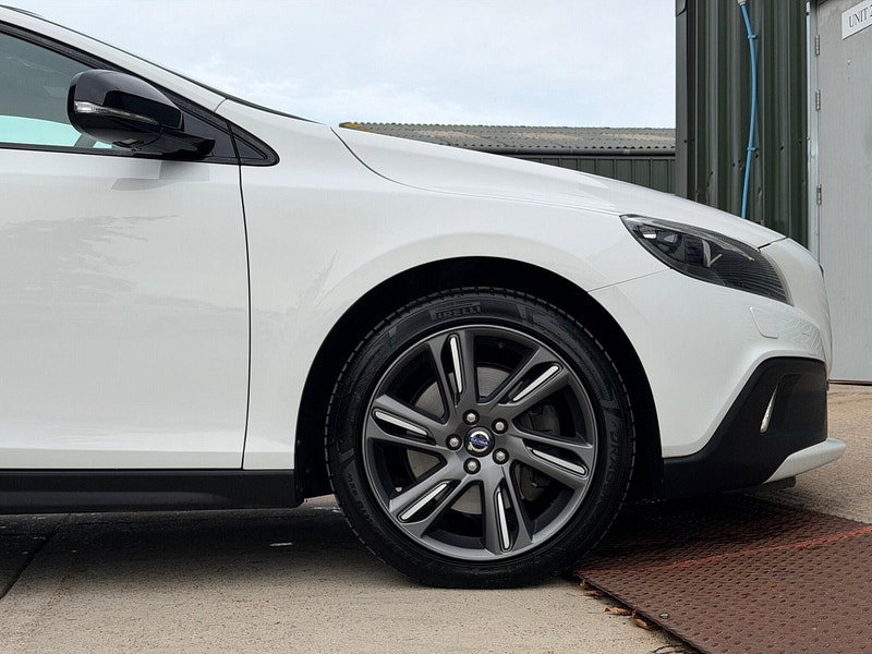 Volvo V40 Cross Country 2.0 D3 Lux Nav Geartronic Euro 5 (s/s) 5dr