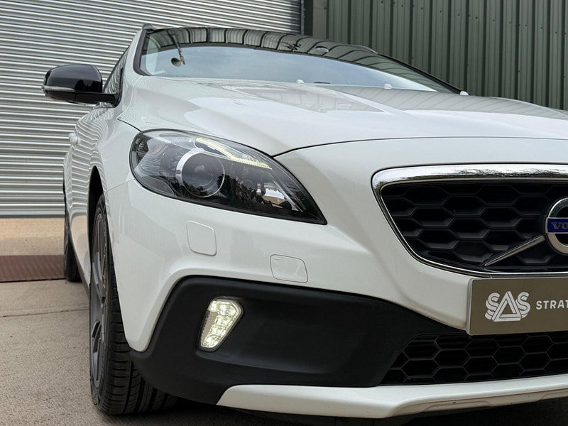 Volvo V40 Cross Country 2.0 D3 Lux Nav Geartronic Euro 5 (s/s) 5dr