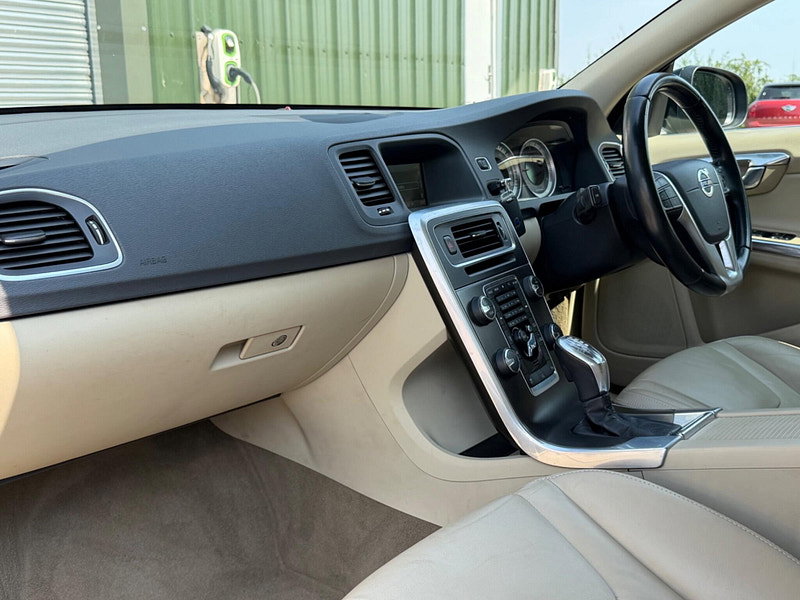 Volvo V60 1.6 D2 SE Lux Powershift Euro 5 (s/s) 5dr