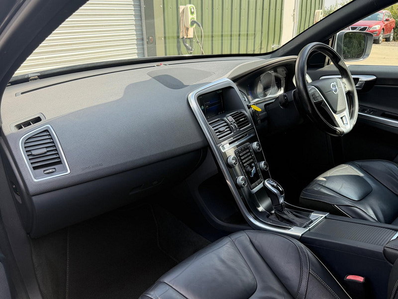 Volvo XC60 2.0 D4 R-Design Lux Nav Auto Euro 6 (s/s) 5dr