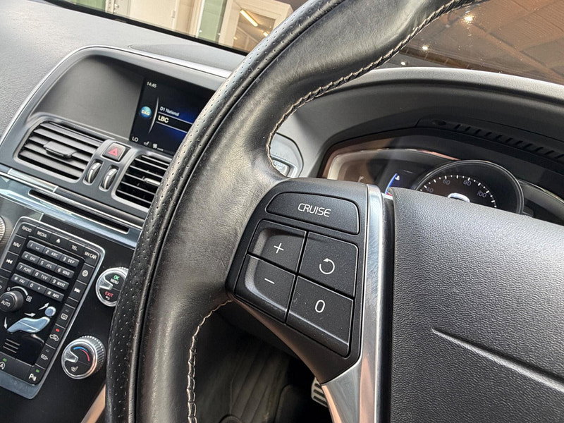 Volvo XC60 2.0 D4 R-Design Lux Nav Auto Euro 6 (s/s) 5dr