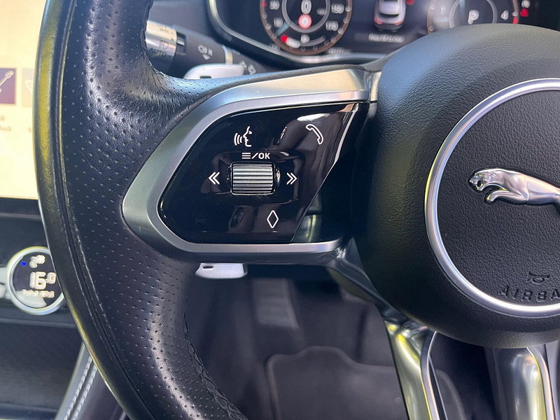 Jaguar F-PACE 2.0 D200 MHEV R-Dynamic HSE Auto AWD Euro 6 (s/s) 5dr