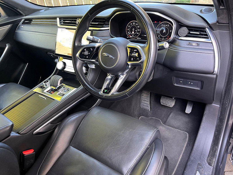 Jaguar F-PACE 2.0 D200 MHEV R-Dynamic HSE Auto AWD Euro 6 (s/s) 5dr