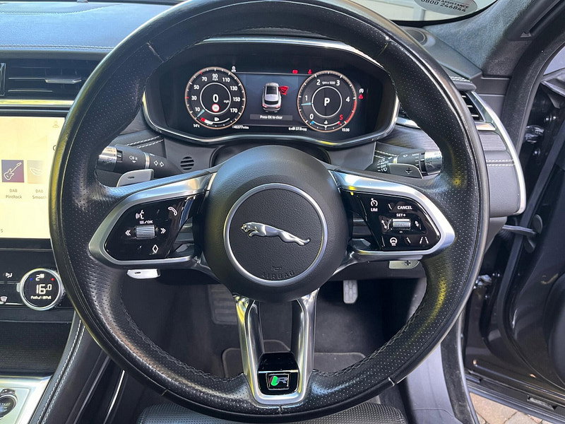 Jaguar F-PACE 2.0 D200 MHEV R-Dynamic HSE Auto AWD Euro 6 (s/s) 5dr