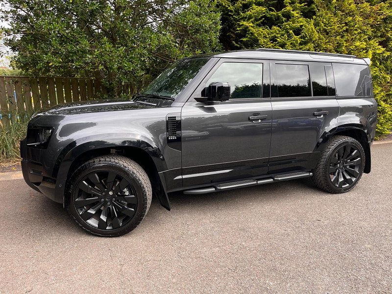 Land Rover DEFENDER 110 3.0 D250 MHEV X-Dynamic SE Hard Top SUV Auto 4WD MWB Euro 6 (s/s) 5dr