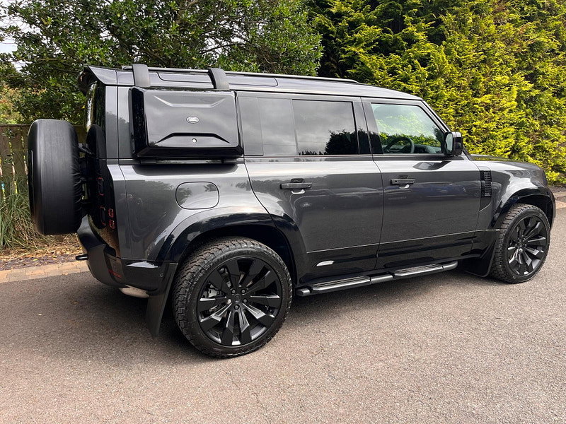 Land Rover DEFENDER 110 3.0 D250 MHEV X-Dynamic SE Hard Top SUV Auto 4WD MWB Euro 6 (s/s) 5dr