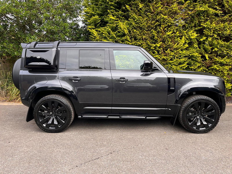 Land Rover DEFENDER 110 3.0 D250 MHEV X-Dynamic SE Hard Top SUV Auto 4WD MWB Euro 6 (s/s) 5dr