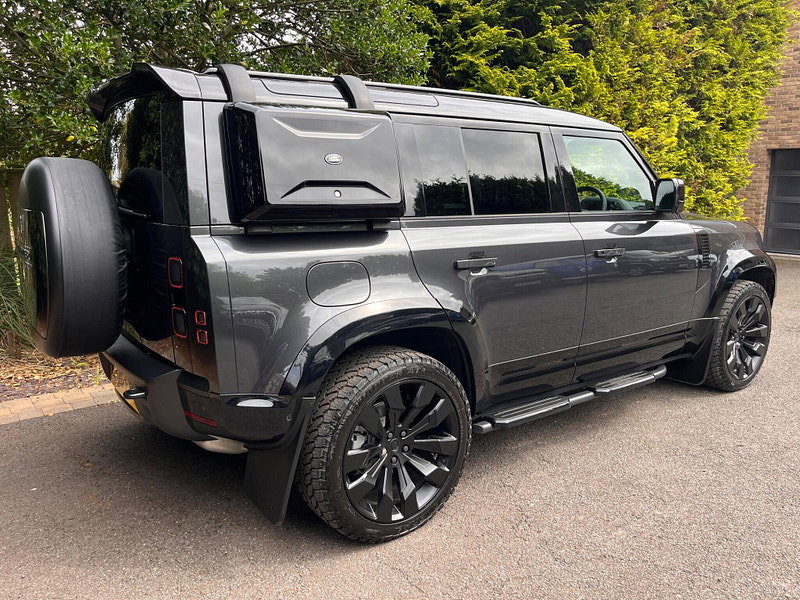 Land Rover DEFENDER 110 3.0 D250 MHEV X-Dynamic SE Hard Top SUV Auto 4WD MWB Euro 6 (s/s) 5dr