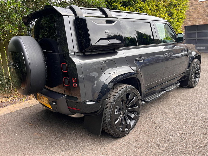 Land Rover DEFENDER 110 3.0 D250 MHEV X-Dynamic SE Hard Top SUV Auto 4WD MWB Euro 6 (s/s) 5dr