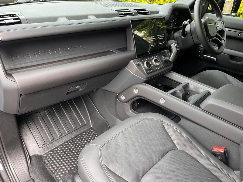 Land Rover DEFENDER 110 3.0 D250 MHEV X-Dynamic SE Hard Top SUV Auto 4WD MWB Euro 6 (s/s) 5dr