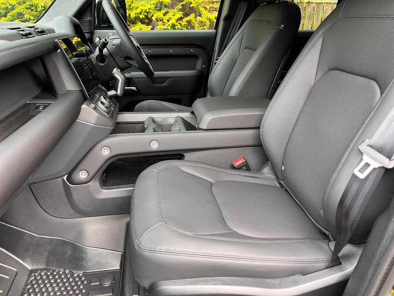 Land Rover DEFENDER 110 3.0 D250 MHEV X-Dynamic SE Hard Top SUV Auto 4WD MWB Euro 6 (s/s) 5dr