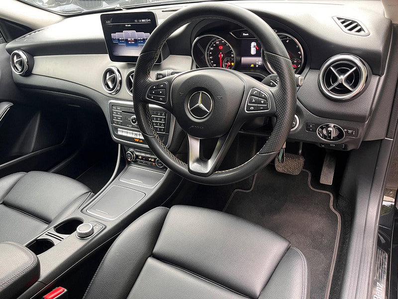Mercedes-Benz GLA 2.1 GLA200d Sport (Executive) 7G-DCT Euro 6 (s/s) 5dr