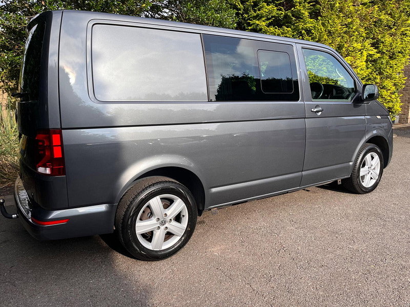 Volkswagen Transporter 2.0 TDI T32 Highline Kombi DSG FWD SWB Euro 6 (s/s) 5dr