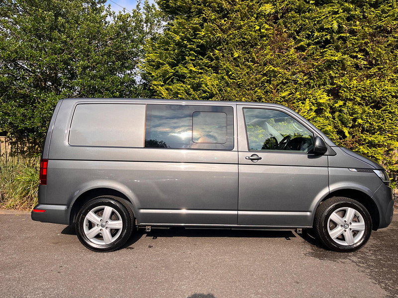 Volkswagen Transporter 2.0 TDI T32 Highline Kombi DSG FWD SWB Euro 6 (s/s) 5dr