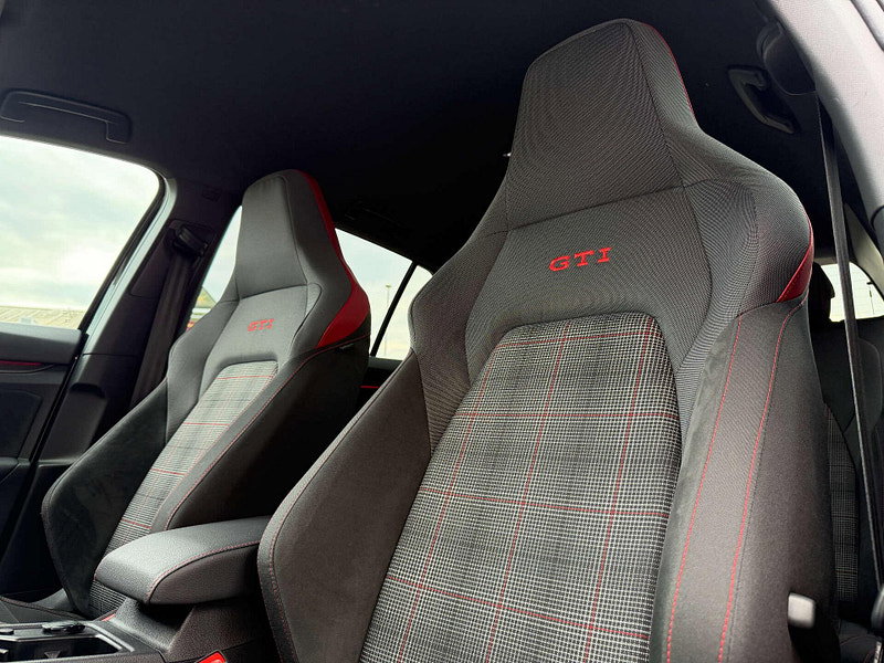 Volkswagen Golf 2.0 Golf GTi TSi Semi-Auto 5dr