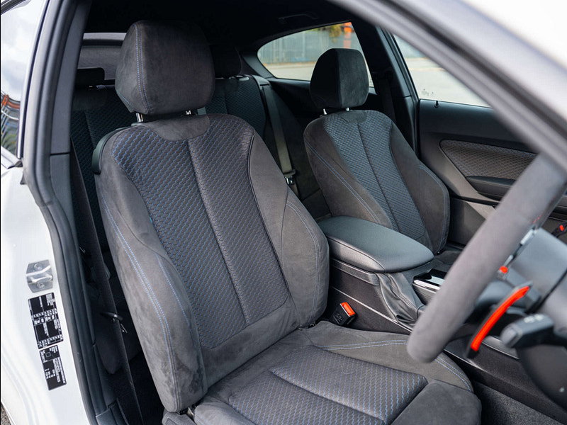 2017 BMW 1 Series in Alpine White, photo 4 of 66