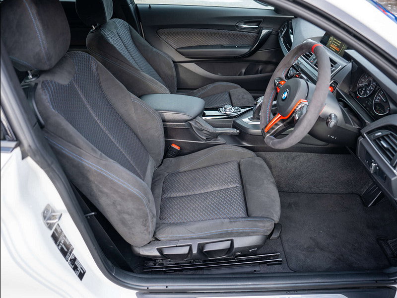 2017 BMW 1 Series in Alpine White, photo 16 of 66